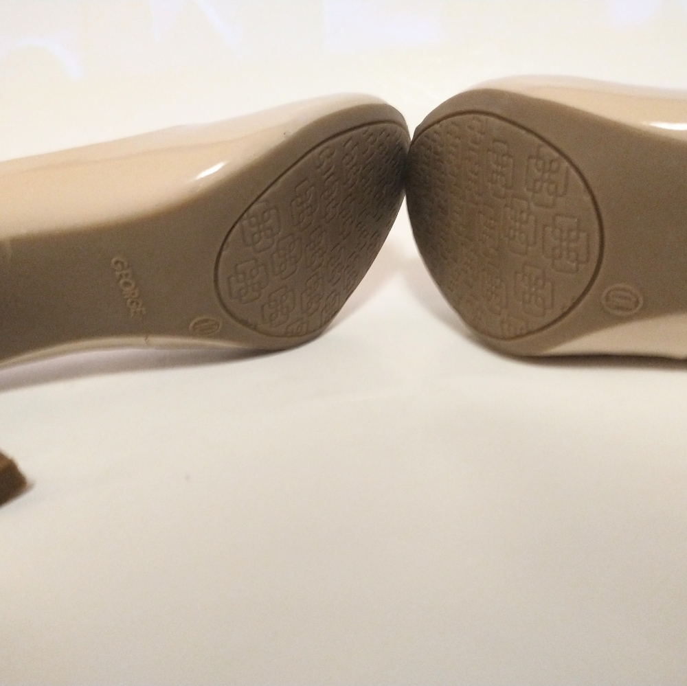 George Nude Round Toe Stiletto Pumps Women's Size 10 NIB Classic Career Heels - Picture 7 of 8